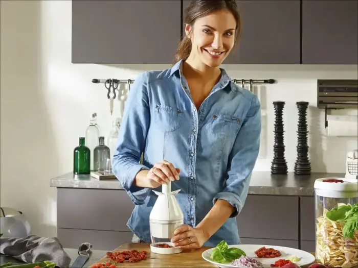 LEIFHEIT Comfort&Clean Vegetable Shredder  Photo