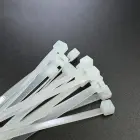Qoltec Self-locking cable tie | 4.8*160 mm | 100 pcs. | Nylon66 | UV | White Foto 5
