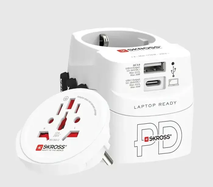 Ceļojuma adapteris: 100250V AC 7A; USB 45W SKROSS 100250V AC 7A; USB 45W SKROSS