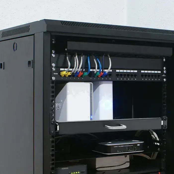 Qoltec Solid steel mount shelf with handle for RACK | 600*600 | Pull-out | Black Foto 3