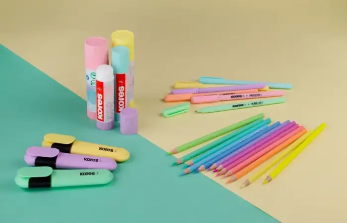 Krāsainie zīmuļi KORES KOLORES PASTEL, trīsstūrveida, 3mm, 12 pasteļkrāsas Foto 5