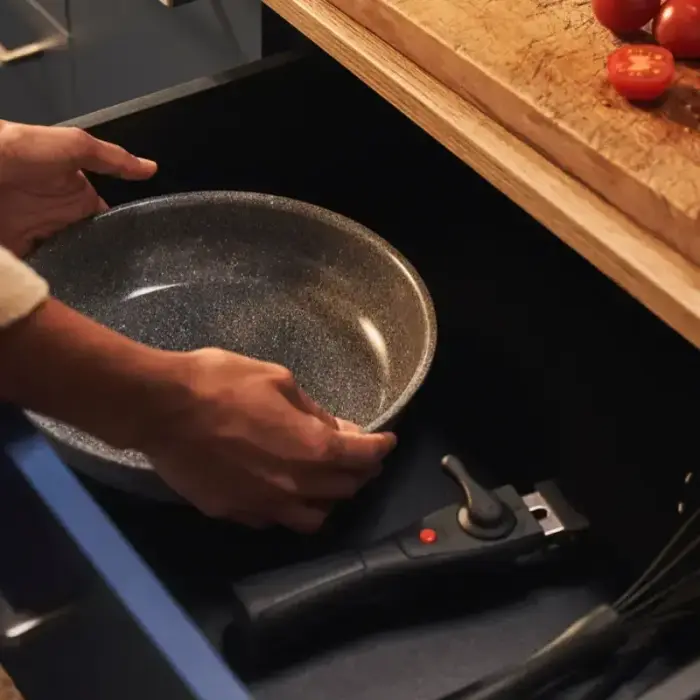 Panna cepšanai ar noņemamu rokturi Torre Ø24cm/3,5mm  Foto 4