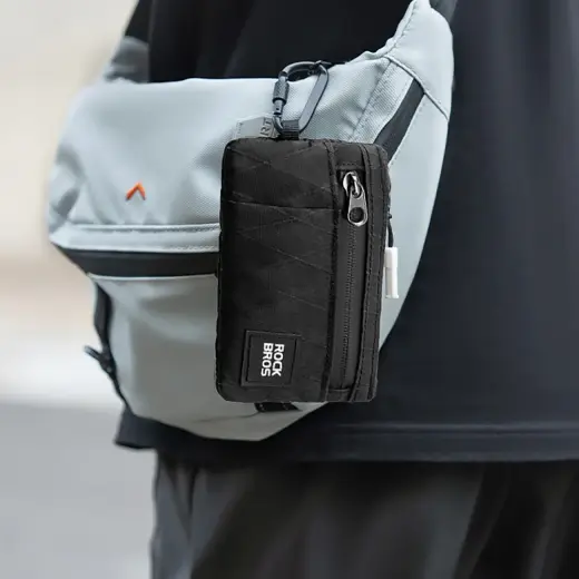 Rockbros Travel Wallet with Carabiner - Black Photo