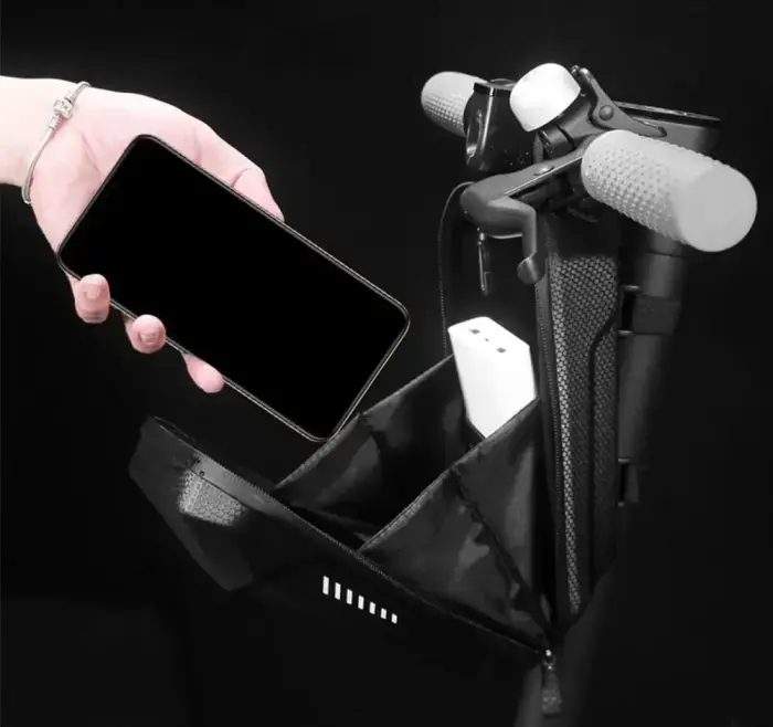 WILDMAN traveling bag for scooter waterproof 2L ES8 black Photo