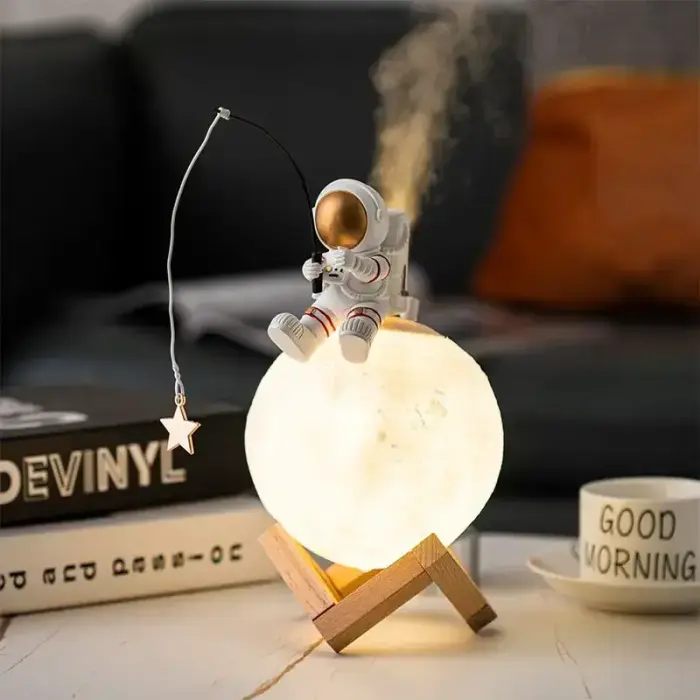 Moon table lamp / humidifier ASTRONAUT sitting Art Deco (model 5) AFSH Photo