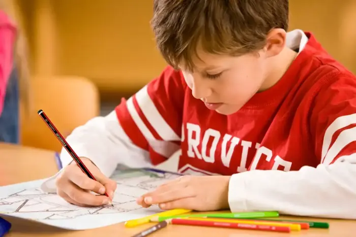 Zīmulis STAEDTLER TRADITION HB sarkans korpuss Foto 9