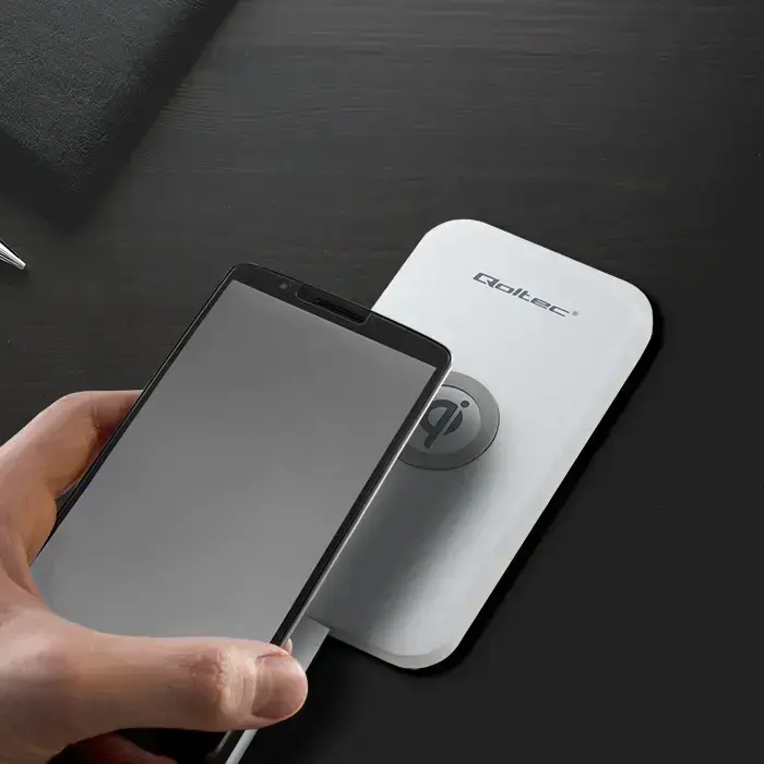 Qoltec Induction Wireless Charger | Qualcomm QuickCharge 3.0 | 10W | white Foto 5