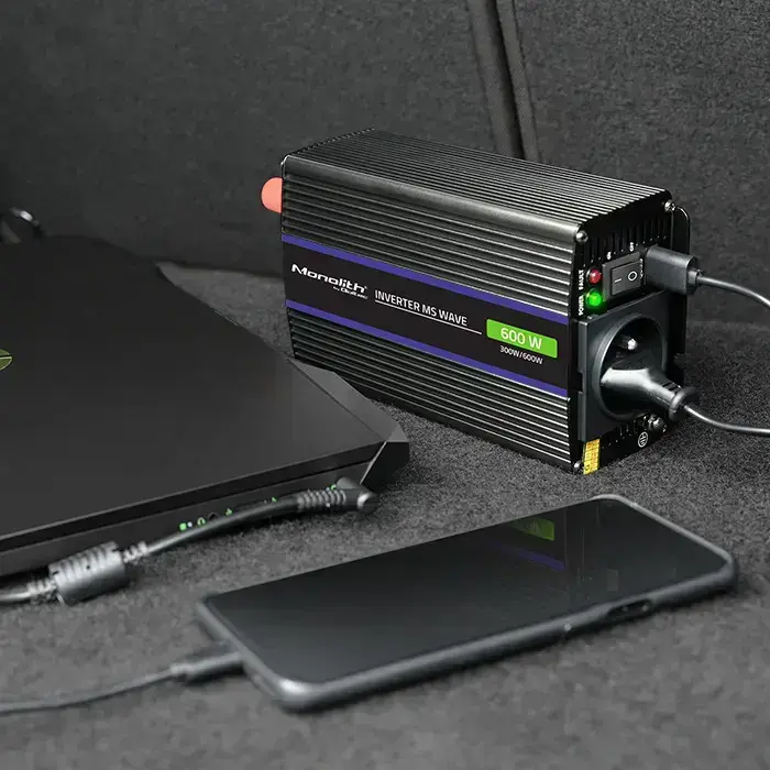 Qoltec Monolith voltage converter 600 MS Wave | 12V to 230V | 300/600W| USB Foto 3