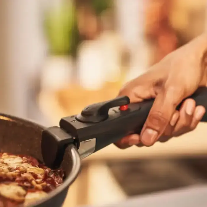 Panna cepšanai ar noņemamu rokturi Torre Ø24cm/3,5mm  Foto 7