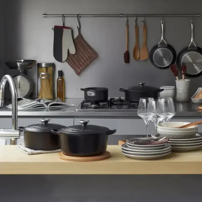 Le Creuset Чугунная кастрюля круглая Ø26см / 5,3л мат черный Фото num