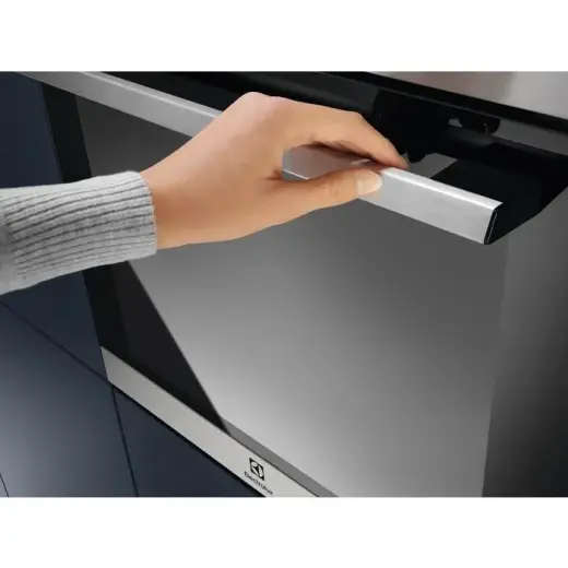 Electrolux cepeškrāsns, iebūv., 72l, tērauda Photo