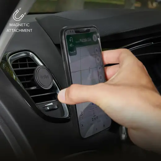 Magnetic car holder with clip Photo