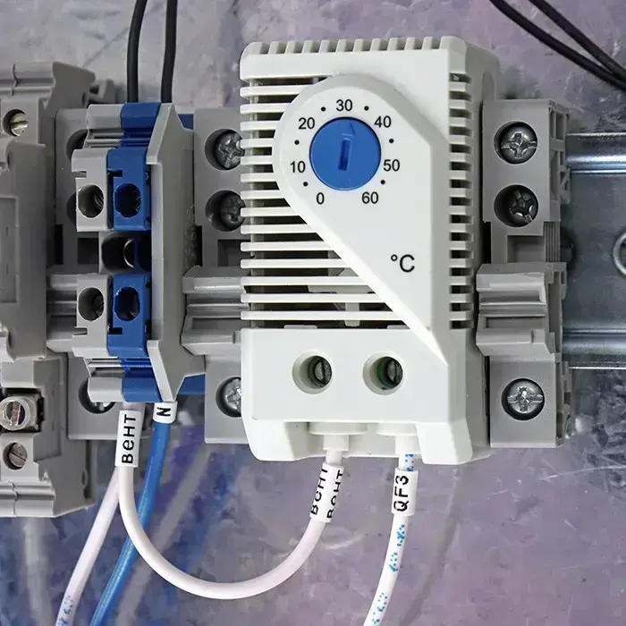 Qoltec Shut-off thermostat 10A | DIN 35 Foto 2