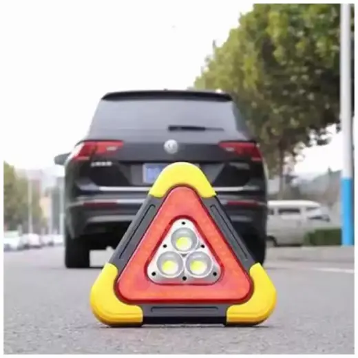 MajesticLine LED emergency triangle for car Foto 5