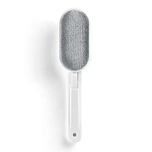 Clothes brush swivel