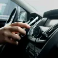 Forever car holder for air vent MACH-300 magnetic with wireless charging black Qi2 15W Foto 6
