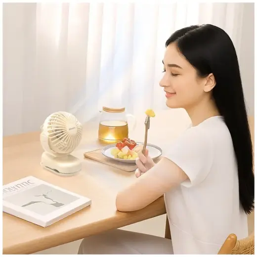Mini desk fan AWEI F45 with clip 1200mAh white Photo