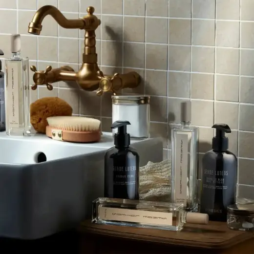 Serge Lutens L'eau Serge Lutens Hand and Body Cleansing Gel 240ml Foto 4