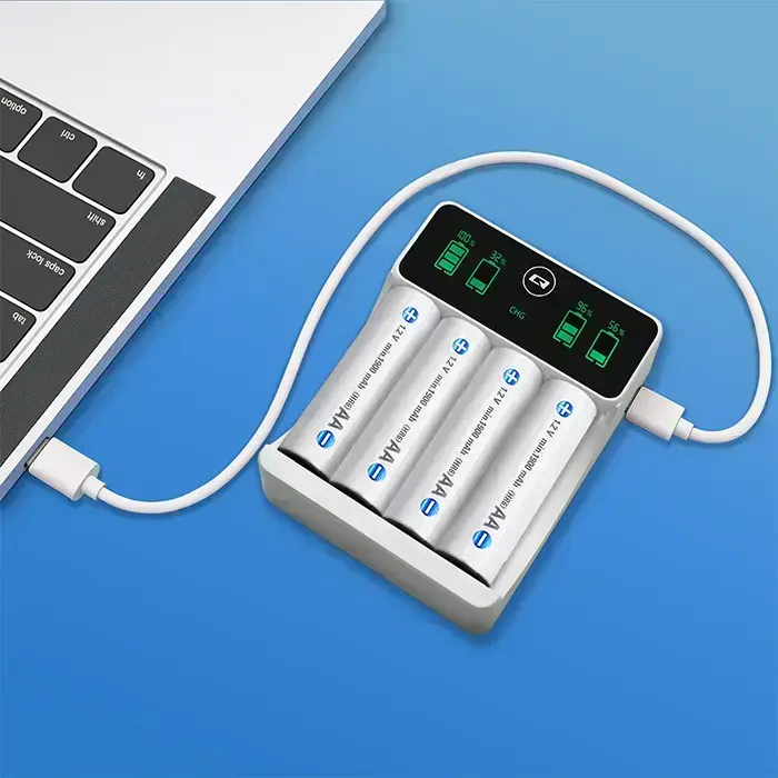 Qoltec Battery Charger for Ni-MH type R03 AAA R6 AA | LCD | USB-C cable | White  Foto 4