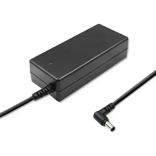 Qoltec Power adapter for laptop Toshiba 30W | 19V | 1.58A | 5.5*2.5 | +power cable Photo
